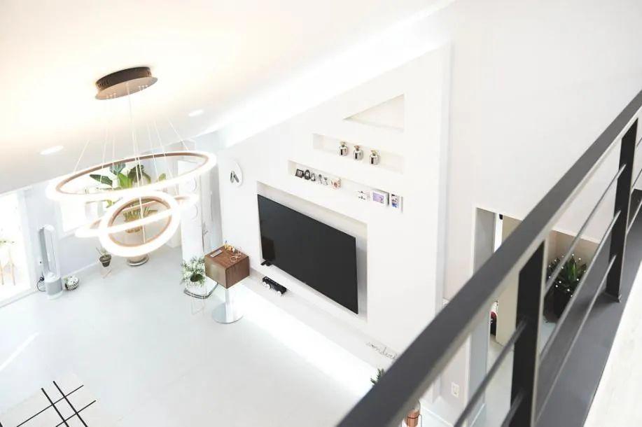 谁说120㎡顶复式不好住？就冲他家露台+二楼游戏室，比豪宅都香！