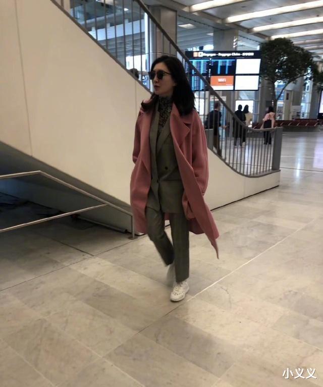 江疏影|江疏影大方晒素颜健身照，皮肤紧致毫无瑕疵，脸充血红彤彤的！