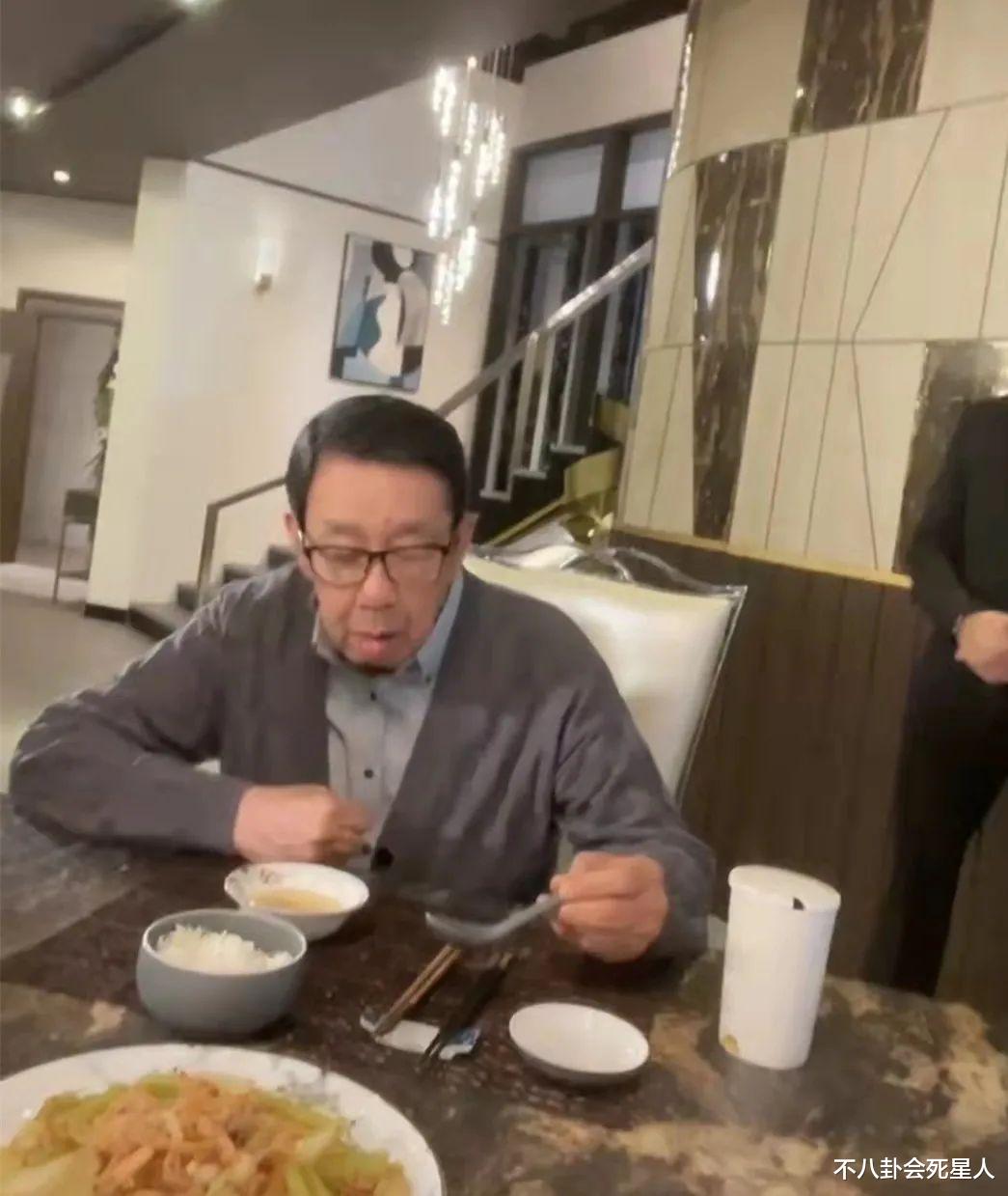 TVB|TVB拍戏多辛苦，87岁配角凌晨2点下班，张智霖因熬夜出车祸