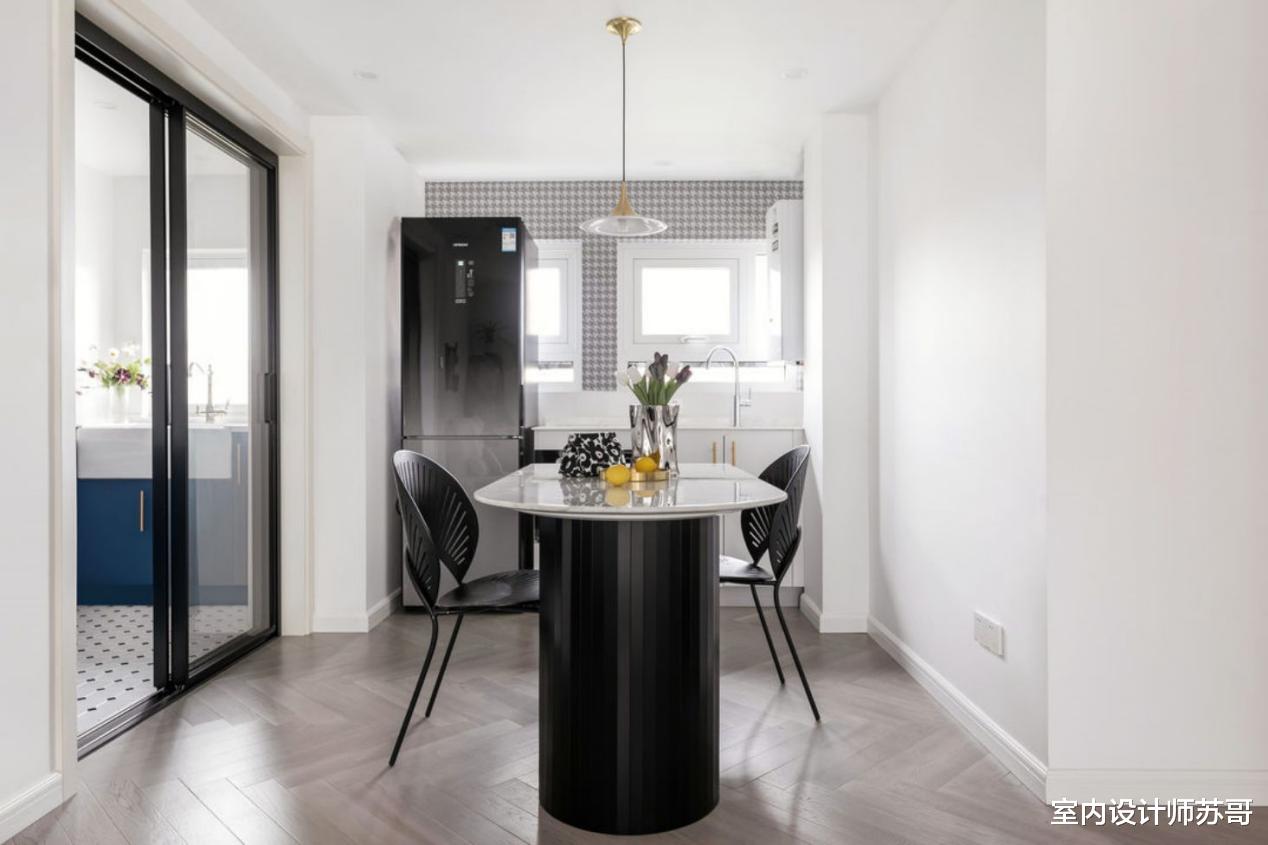 深蓝优雅的简法公寓，感受来自蓝白的清新，实现优雅和现实的共存