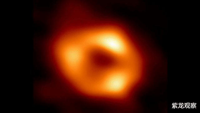 银河系中心黑洞你见过吗？首张照片发布，原来长这样