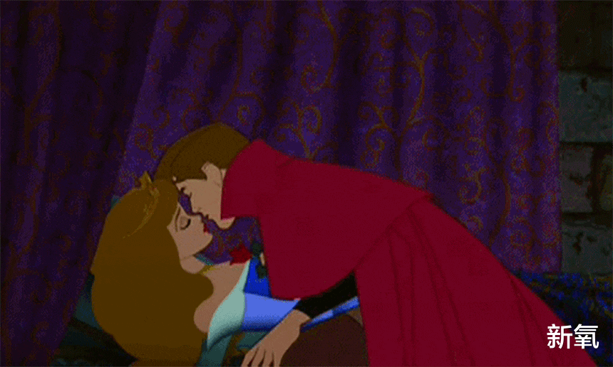 白雪公主|从扫地洗碗飞升成高贵公主，她是万千女生的梦吧！