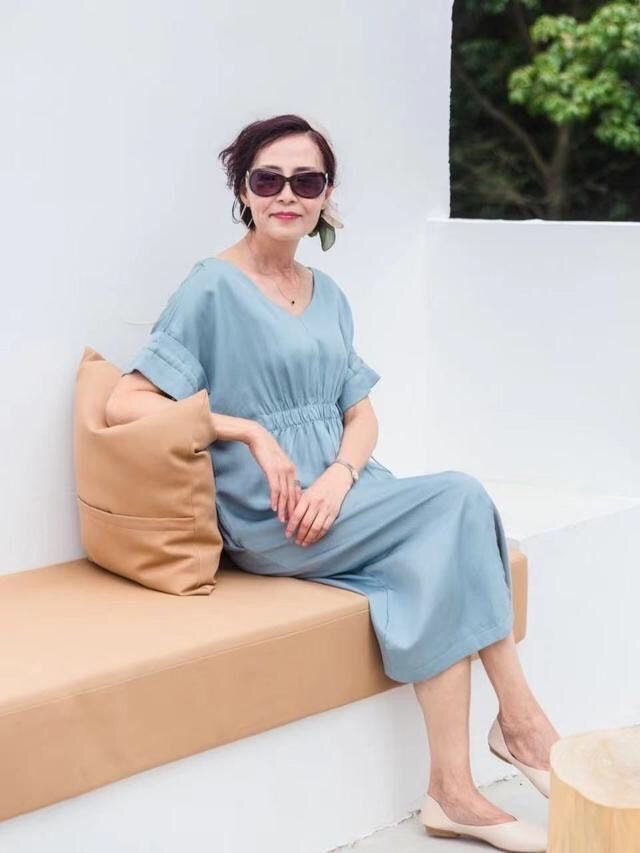 短发 建议上了年纪的女人：衣不花，鞋不高，发不长，优雅得体不做作