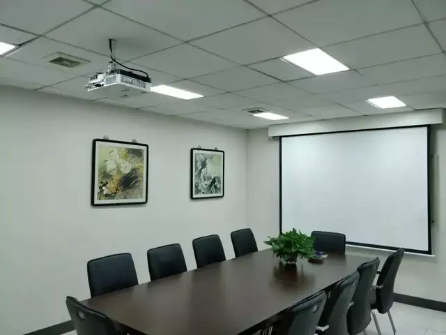 新品办公投影更智能 解决传统会议投影仪痛点