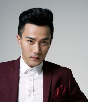 秦岚|说自己有艺术性杨幂有商业价值的刘恺威，一身白衣录制综艺节目