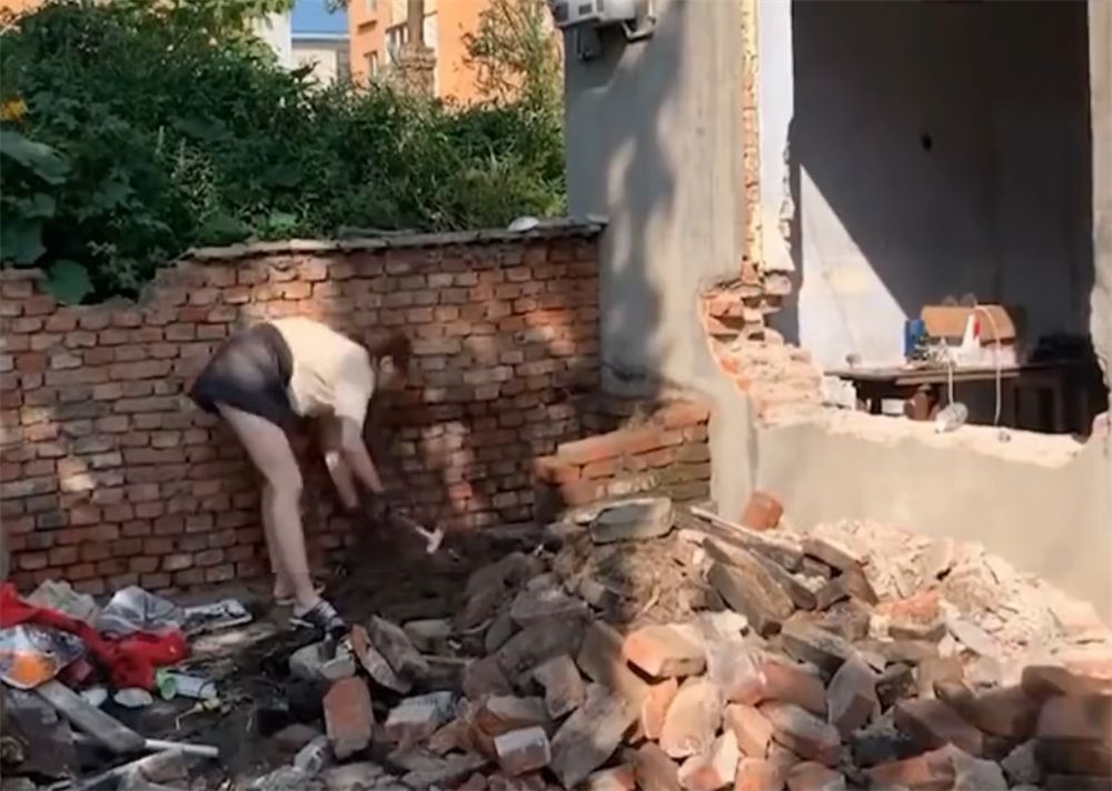 农村夫妻放弃在城市买房,回乡下改造160㎡破旧老房,装修挺时髦