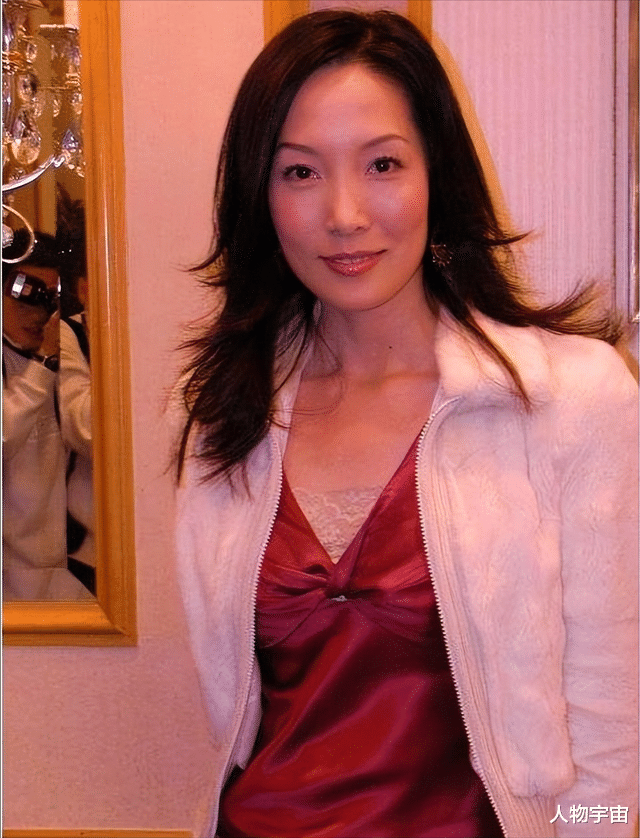 易烊千玺|吴美珩：出道10年零绯闻，隐婚为富豪生儿女，今保养有术无心复出