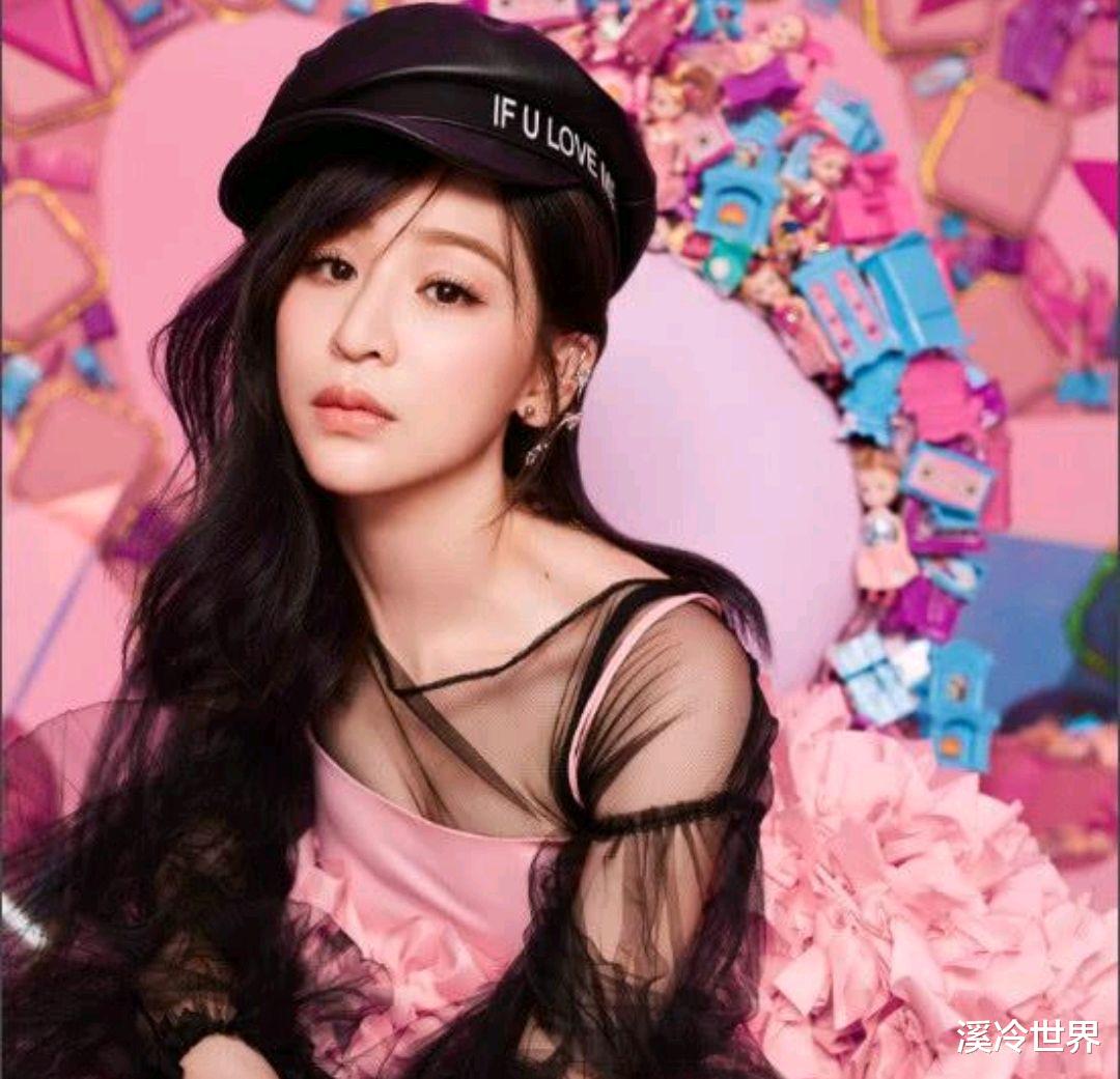 王心凌|王心凌《浪姐》路透照被曝，嘟嘴卖萌太吓人，网友：脸绝对动刀了