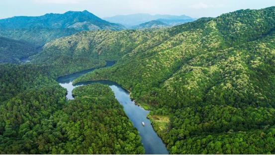 低空旅游|国内有哪些不错的小众旅游地点,真正的人少景美,避开人的?