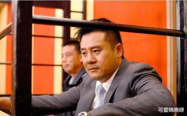 亿万富翁|他表面跑了20多年的龙套，背后却是亿万富翁，网友表示隐藏够深啊