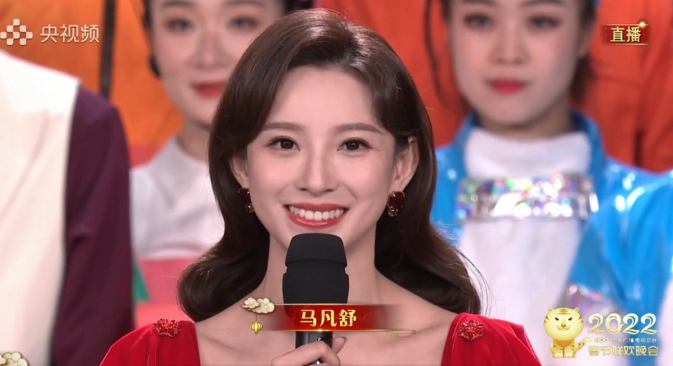 央视春晚|央视春晚主持人在忙啥？马凡舒参与冬奥转播，撒贝宁担任火炬手
