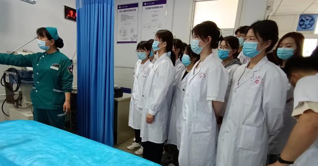 医生|学医前后判若鸿沟，盘点女学生学医后的变化，男友看完无话可说