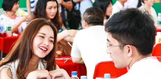 机器人|日本新研发“女”机器人，漂亮还能“生产”？网友：单身汉有福气了