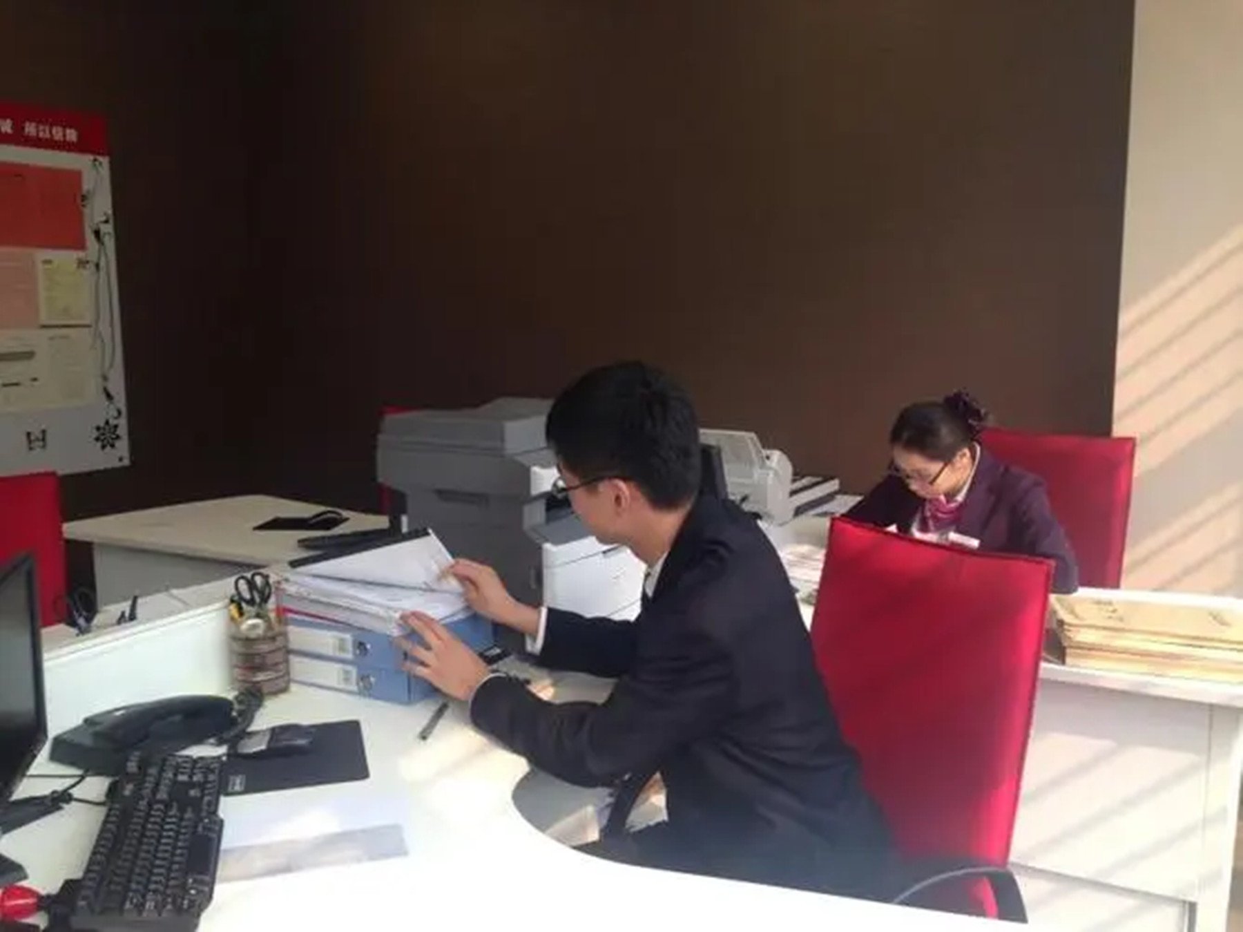 涨停|2014年，贵州男子贷款买房未成功，反欠银行钱成了“失信人”