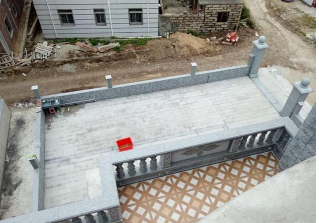 回农村花200w盖了栋别墅，全村最豪华，就是卫生间总被嘲笑！