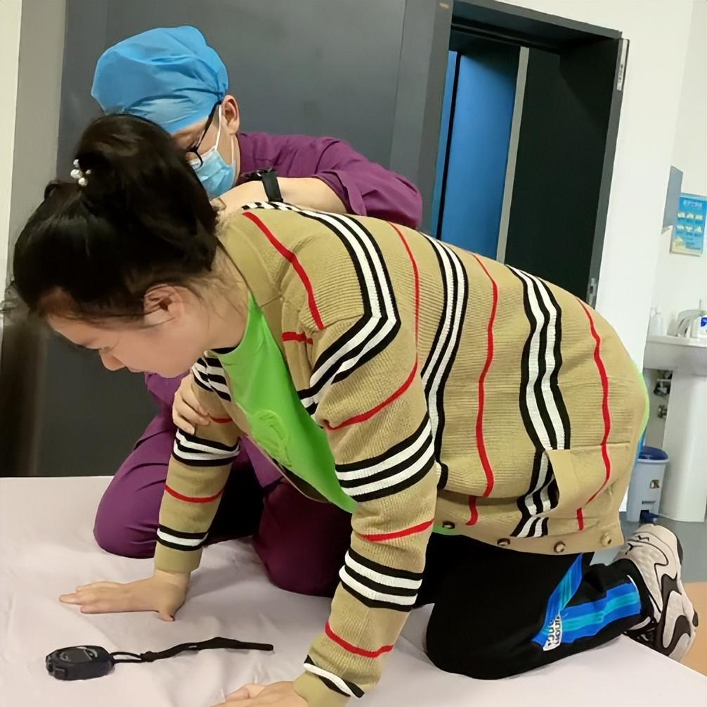 2020年安徽女子成植物人，婆婆拿养老钱为她治病，吸粉582万成网红