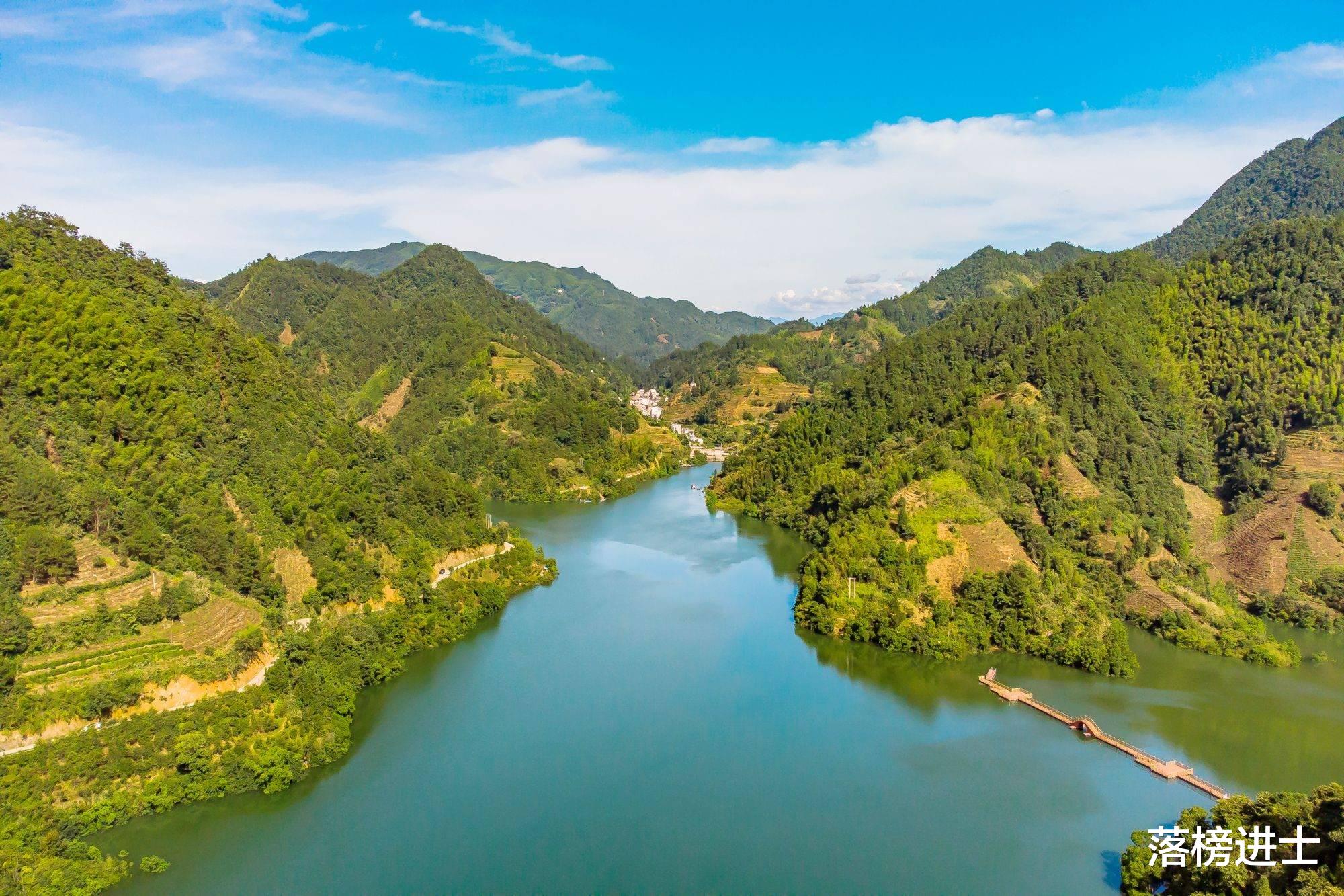 拉市海|黄山脚下容溪岛，深受游客喜爱的网红地，还是夏日玩水的好去处