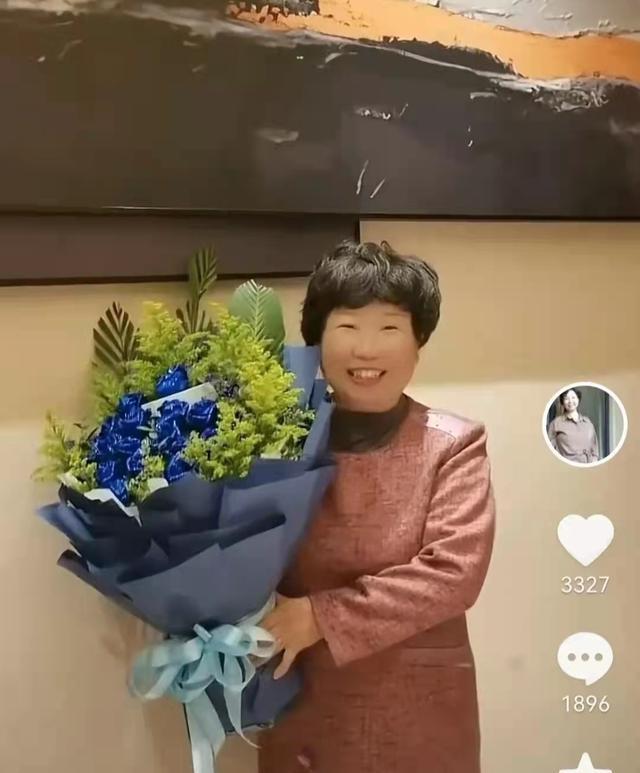 |大娘过节二伯送礼，没有对比就没有伤害，网友关注点才是看点！