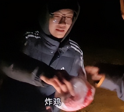 宝鲁日:草原第一美男子,点外卖火爆全网,他到底有多壕?