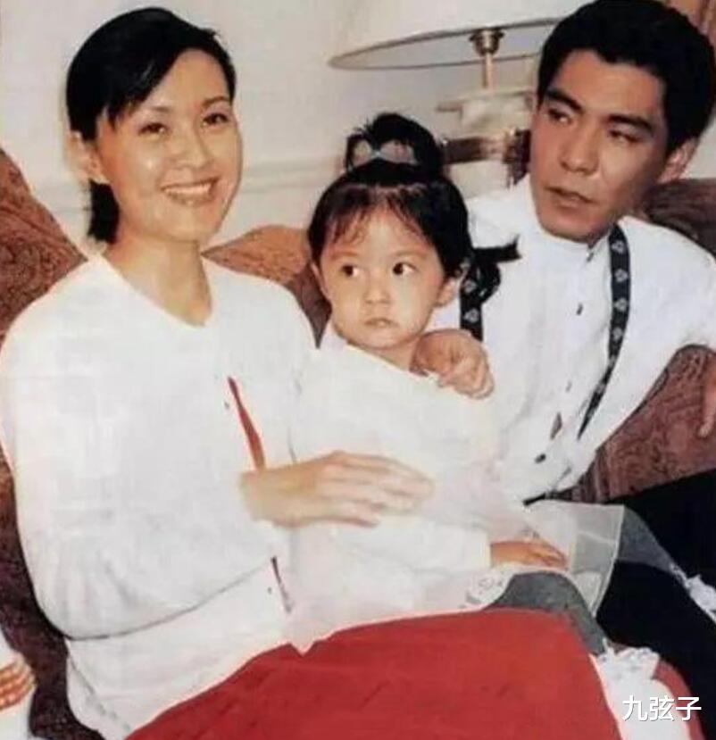 方舒|为小10岁屠洪刚和前夫离婚，面对晚年的孤独，方舒有没有后悔过？