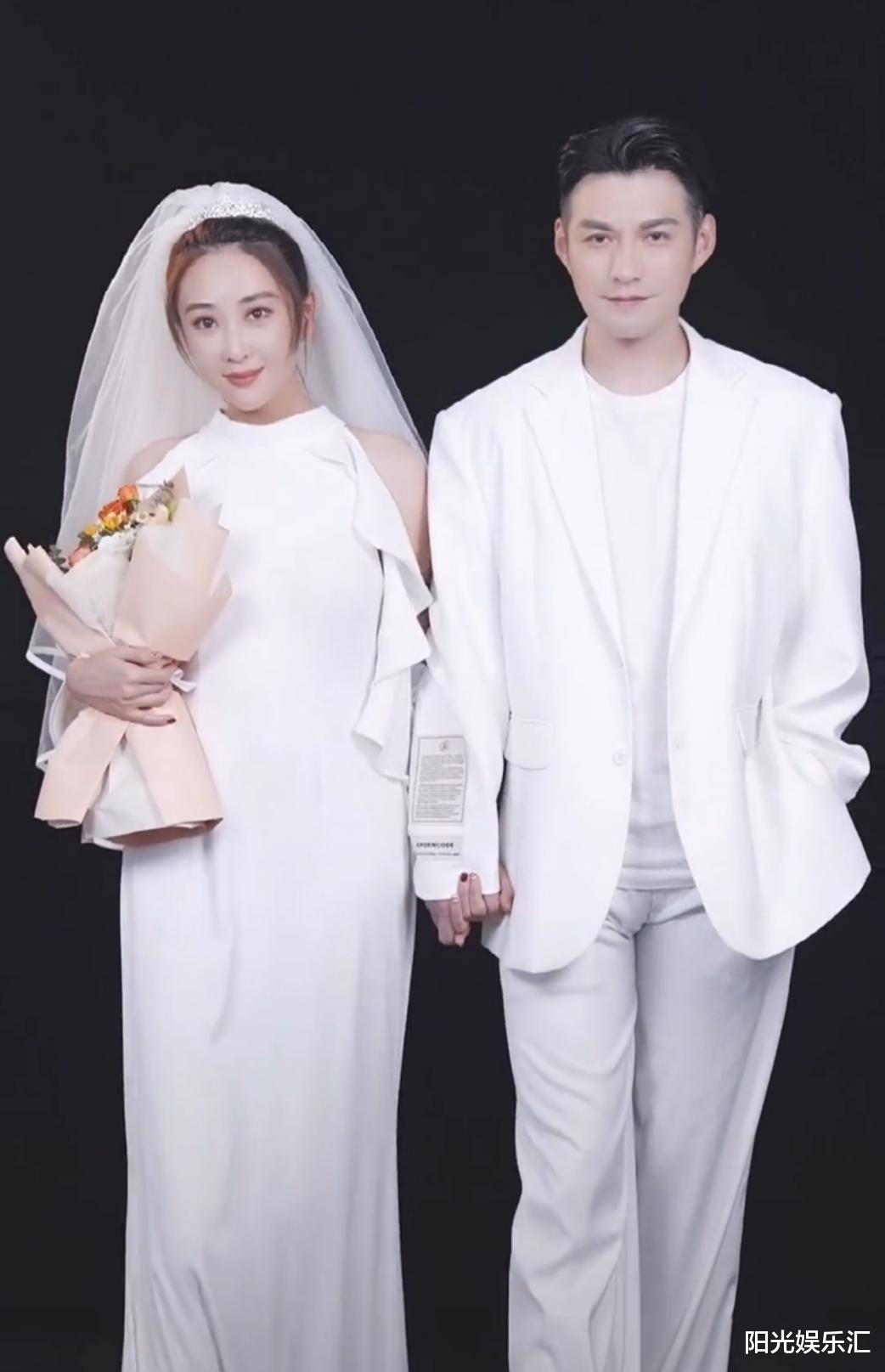 杜若溪|杜若溪结婚8年再穿婚纱，和严屹宽甜蜜对视，小腹微隆被疑怀二胎