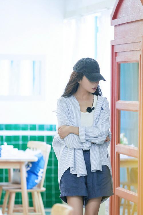 殷桃|42岁殷桃录制《中餐厅》，颜值身材成亮点！不敢相信自己的眼睛