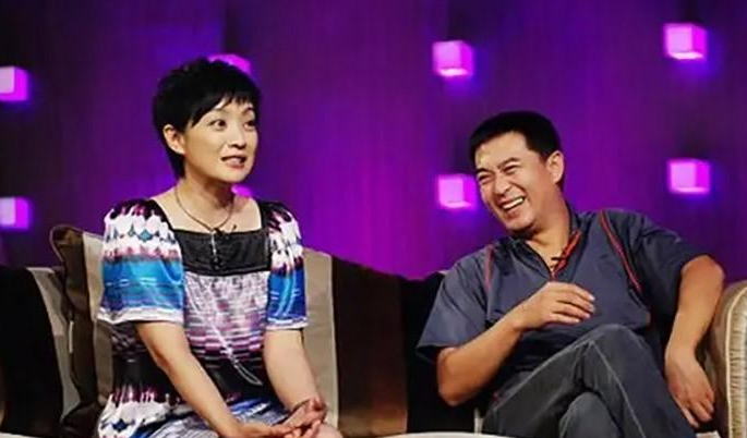 吻戏|伸舌头、嘴亲肿、忘年吻，这些“中老年”演员拍吻戏，个个辣眼睛