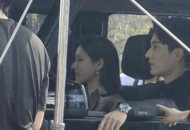 杨紫|杨紫否认恋情后，和刘学义互动尽显友情，一同聚会的好友也发声了