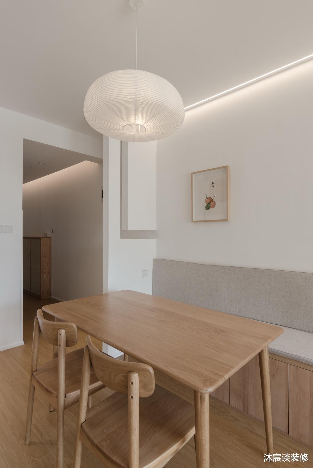 通长型卡座真是小户型的制胜“法宝”,家显得开阔又敞亮,很实用