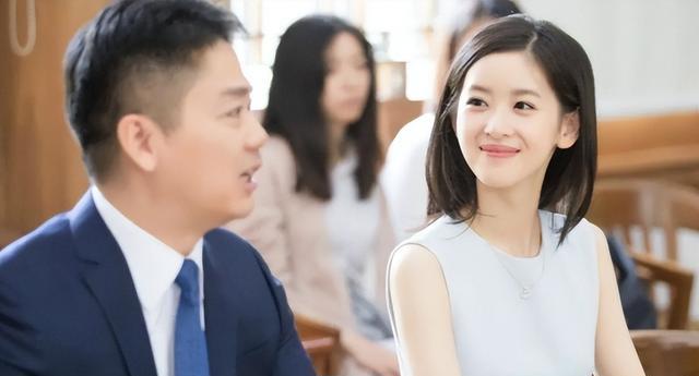 章泽天|“千亿富婆”章泽天：28岁身价1880亿，力保刘强东怀二胎洗白