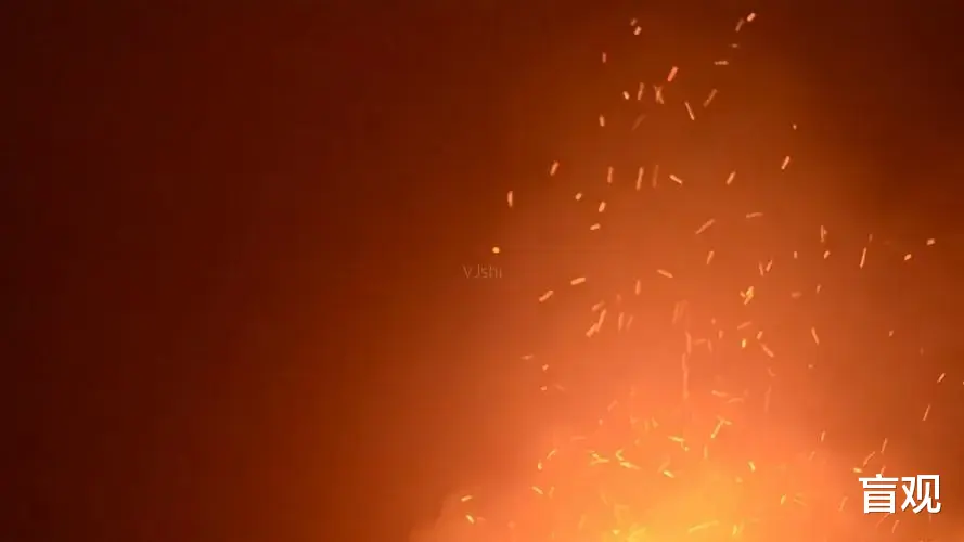 一个火星点燃了一个火药库
