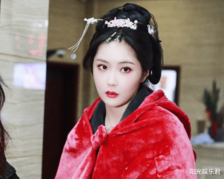 王艺瑾|嘉行传媒真是好眼光,王艺瑾穿古装:这是照着演员标准选爱豆吧