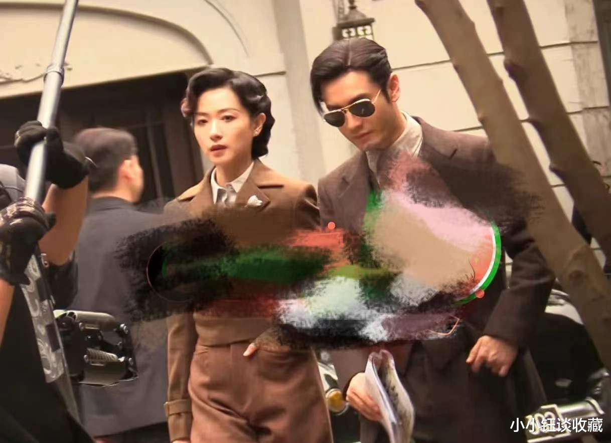 央视|《潜伏者》路透气场全开！黄晓明西装革履，万茜民国风满满