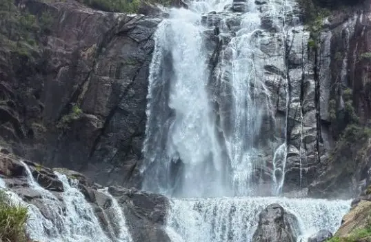 气壮山河|落差达到325米的瀑布，气壮山河，关键还有一秘密！