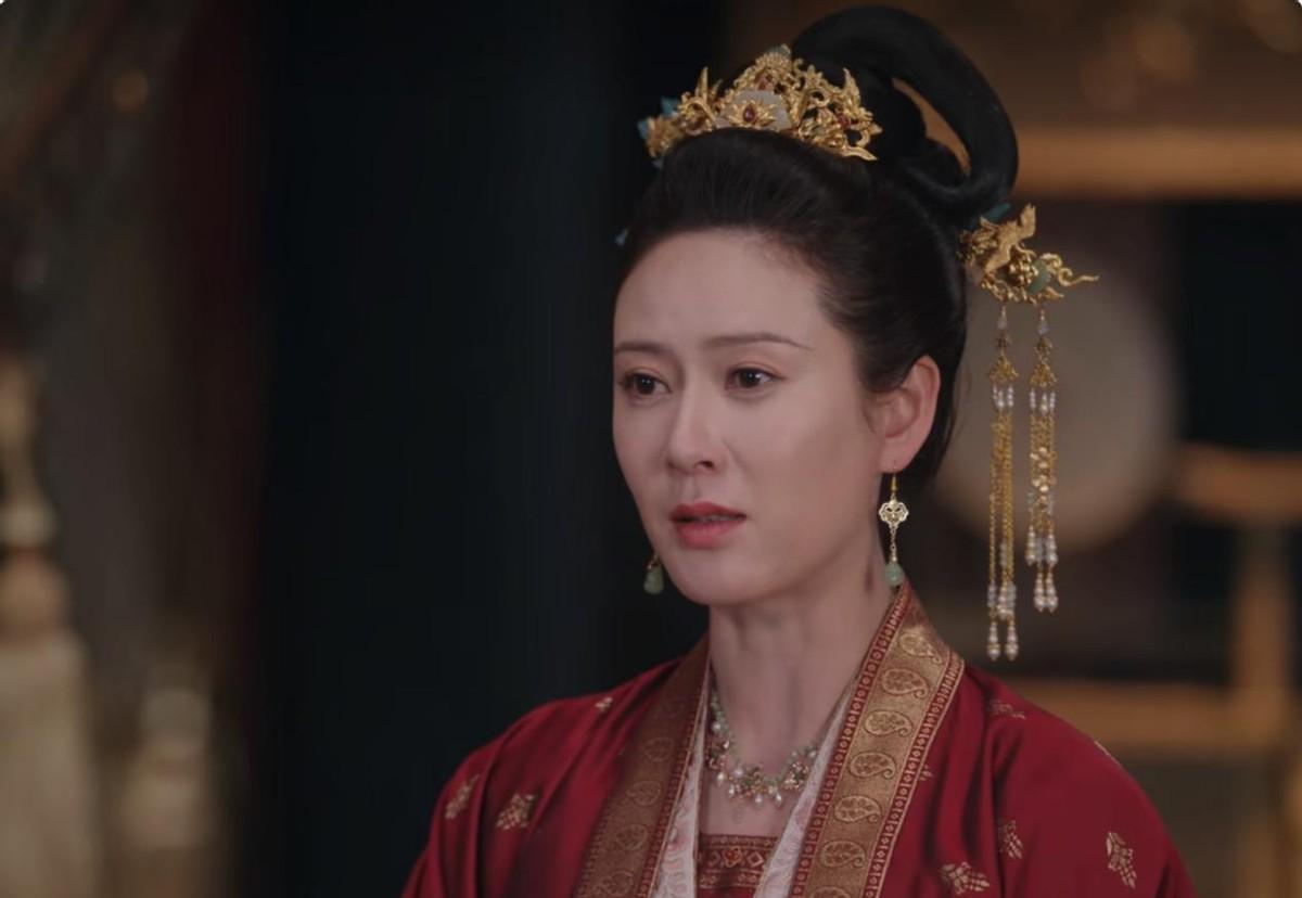 白敬亭|换剧如换脸,演完宋轶的妈,再演白敬亭的妈,我竟没认出来