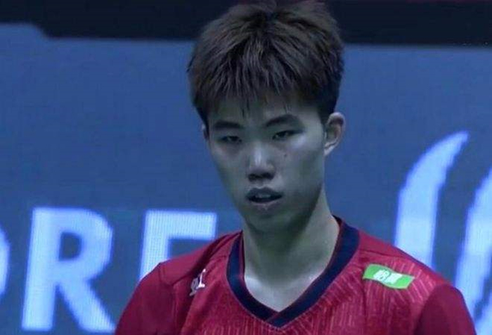 何冰娇|国羽混双3连胜！翁泓阳退赛惹争议，陈雨菲何冰娇2-0横扫对手晋级