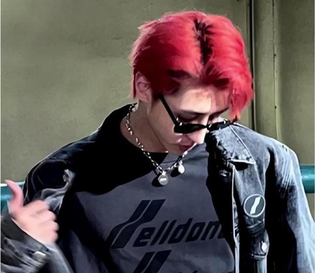 极客|安徽90后中学“实习”教师火了，浑身充满朝气，有颜值更有实力