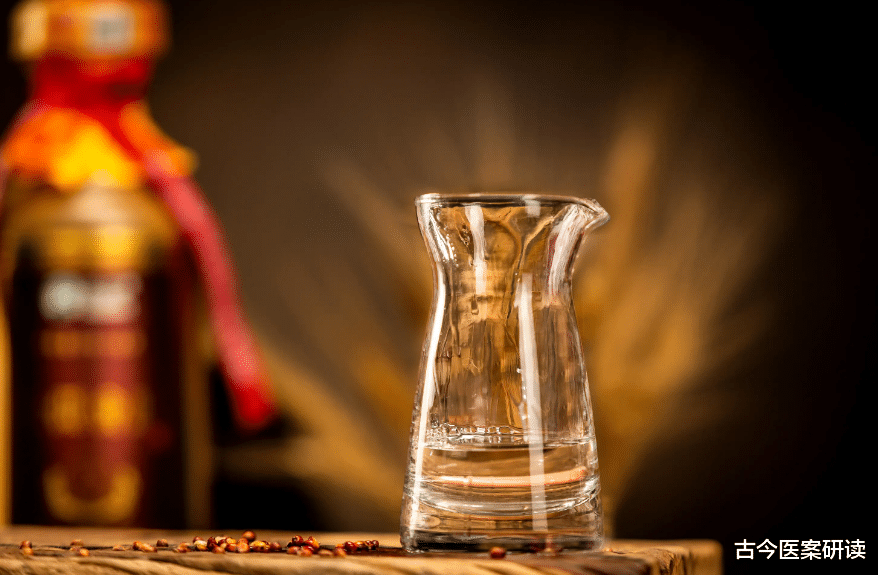 碳酸饮料|“升压大户”扒出,是碳酸饮料的10倍,劝告:不想血压飙升,3物快远离