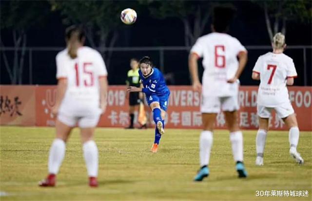 |女足姑娘面临失明！一个疗程需40万，父母下岗，上万网友捐助50万