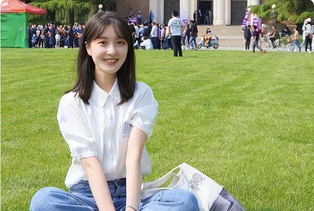 高职|教师招聘也内卷?河南某中学公布教师聘用名单,仅一人是师范生