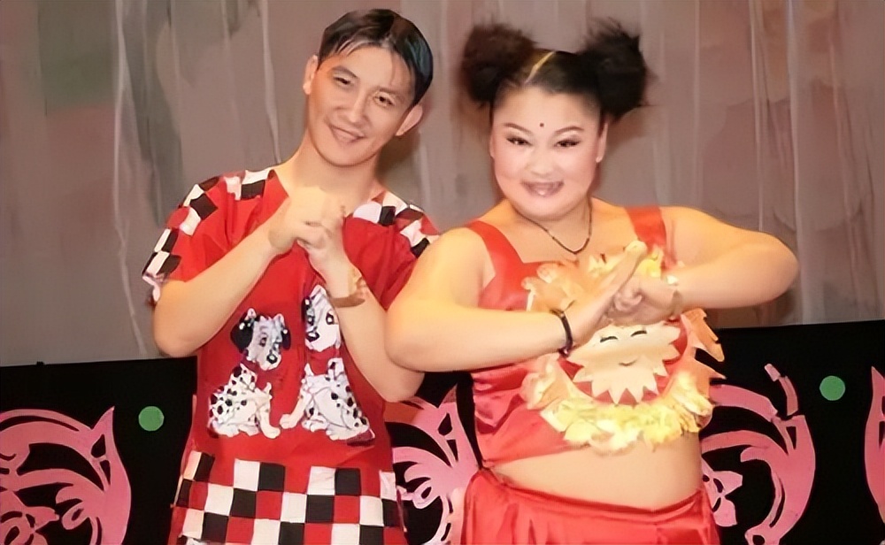 白梦妍|杨树林老婆胖丫疑为变美抽脂,躺病床输液显虚弱,双腿肿胀太吓人