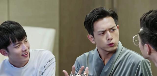 佟年|亲爱的热爱的：韩商言什么时候喜欢上佟年的？其实比醉酒那次更早