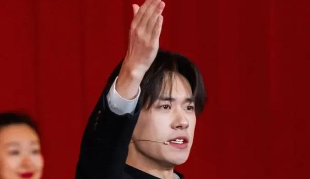 易烊千玺|易烊千玺风波再升级！综艺镜头被删，新作疑似停拍，网友：太贪心