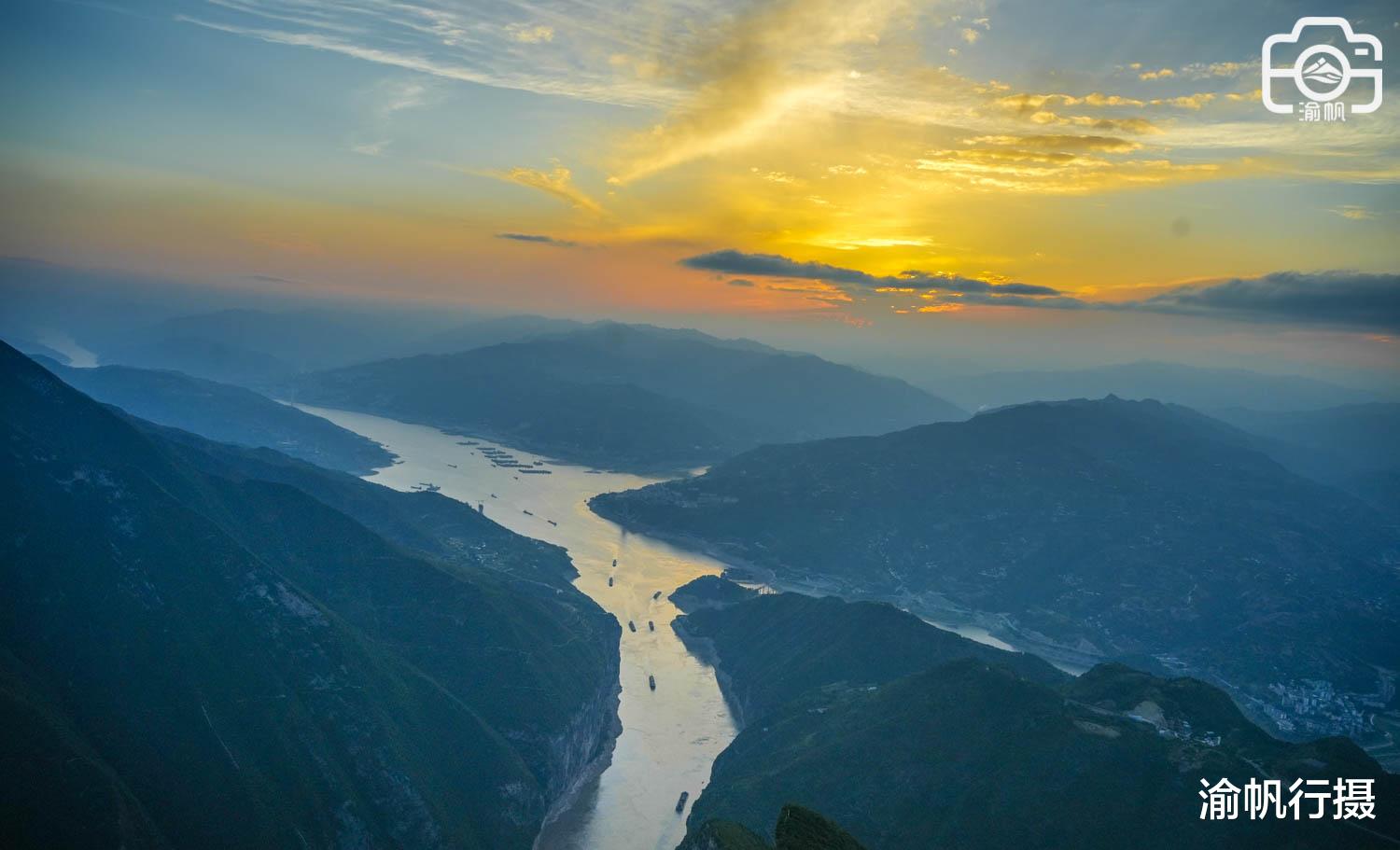 胡杨林|三峡旅游最佳夕阳观景台，看白帝霞飞，观瞿塘斜阳，赏日月同辉