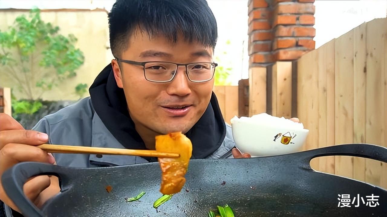 |火遍一时的up主徐大骚，热度不如以前，评论区两极反转