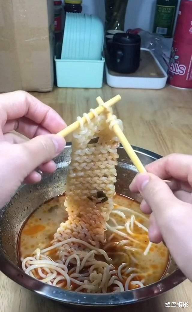 30张活久未见的照片,狼鱼被砍下头仍然能咬碎可乐罐,太凶猛了