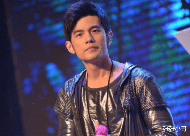 周杰伦|周杰伦出道的时候，是作曲作词能力超强，唱功不是强项