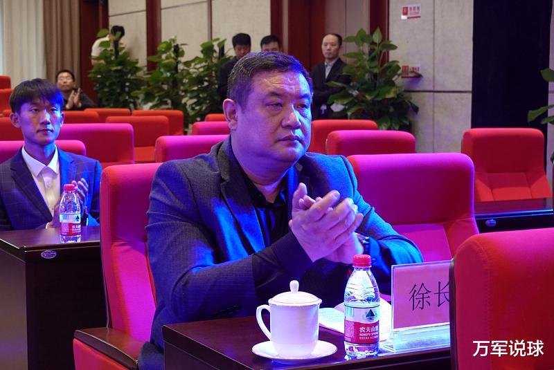 |季后赛第一轮，山东球迷想念巩晓彬：4字外援+经纪人毁了球队