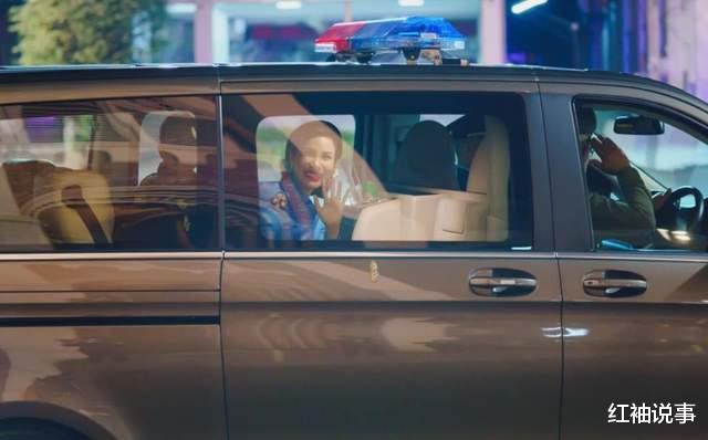 诗妮娜|37岁诗妮娜趁机复宠,高调晒出美照博关注,希望跟泰王破镜重圆