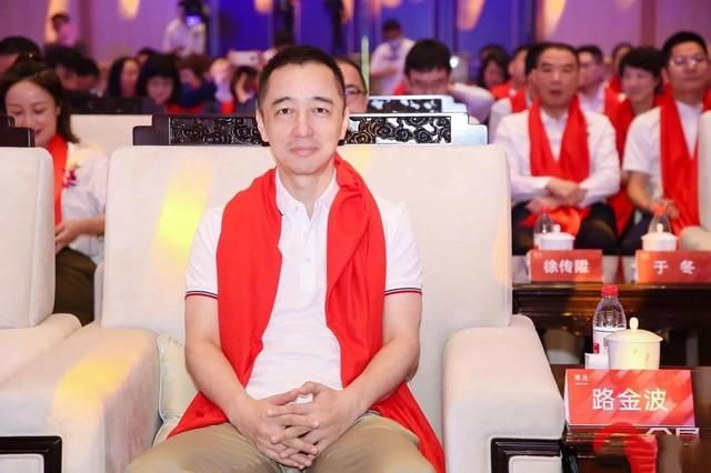 赵子琪|演员赵子琪,聚会时聚来一个老公,两个女儿也幸福